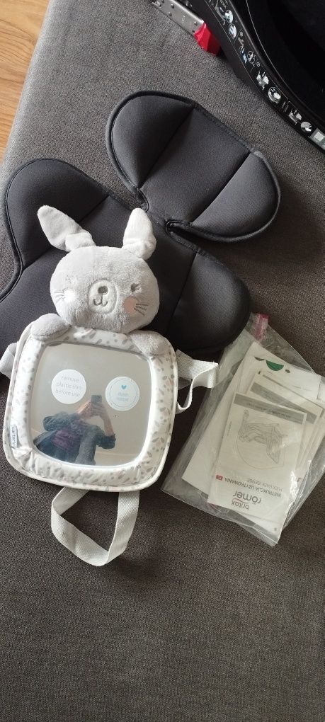 Fotelik samochodowy z bazą obrotową britax römer baby safe isense