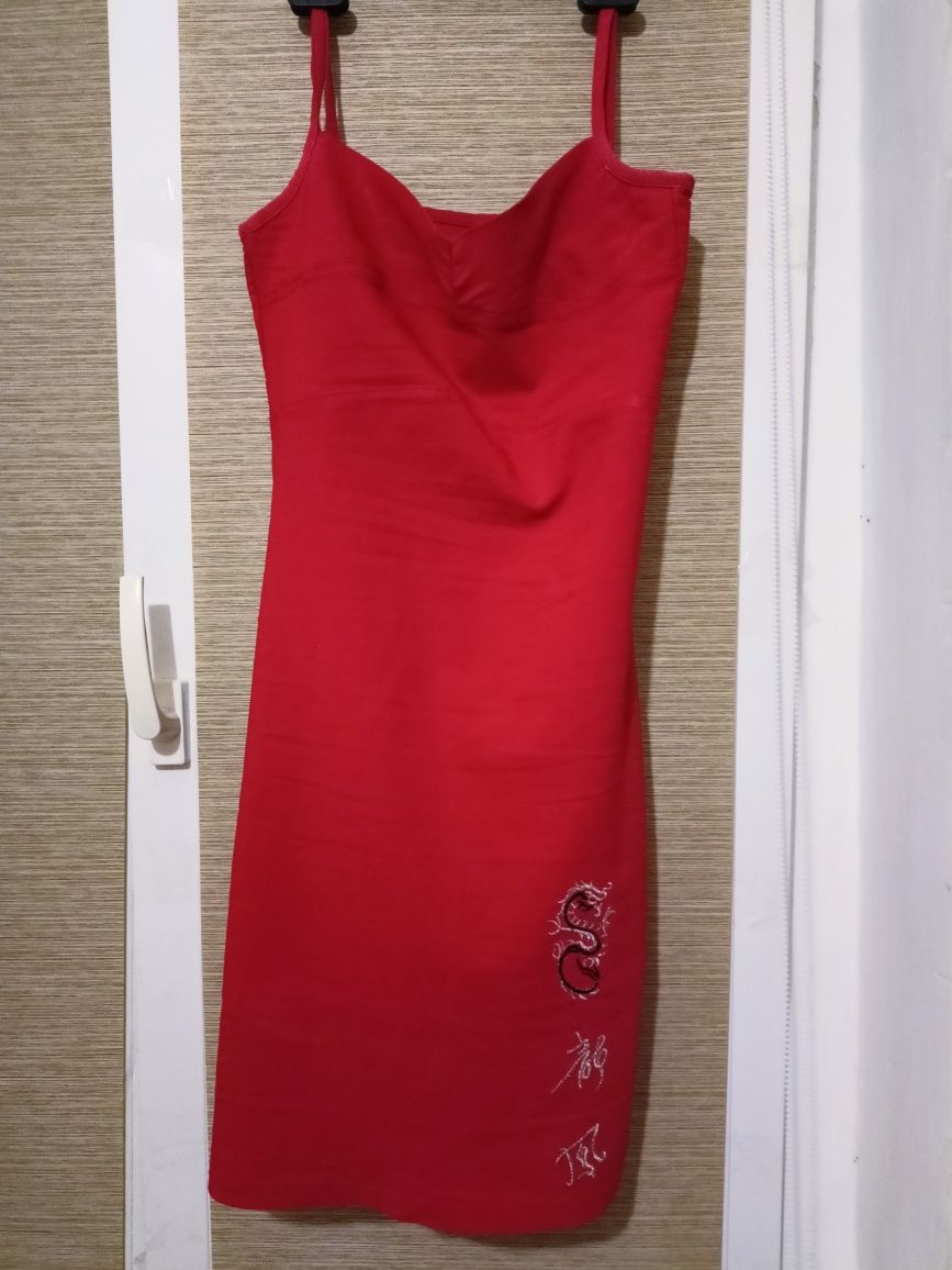 Червона сукня 42 р, красное платье, красный сарафан, велюровое плать