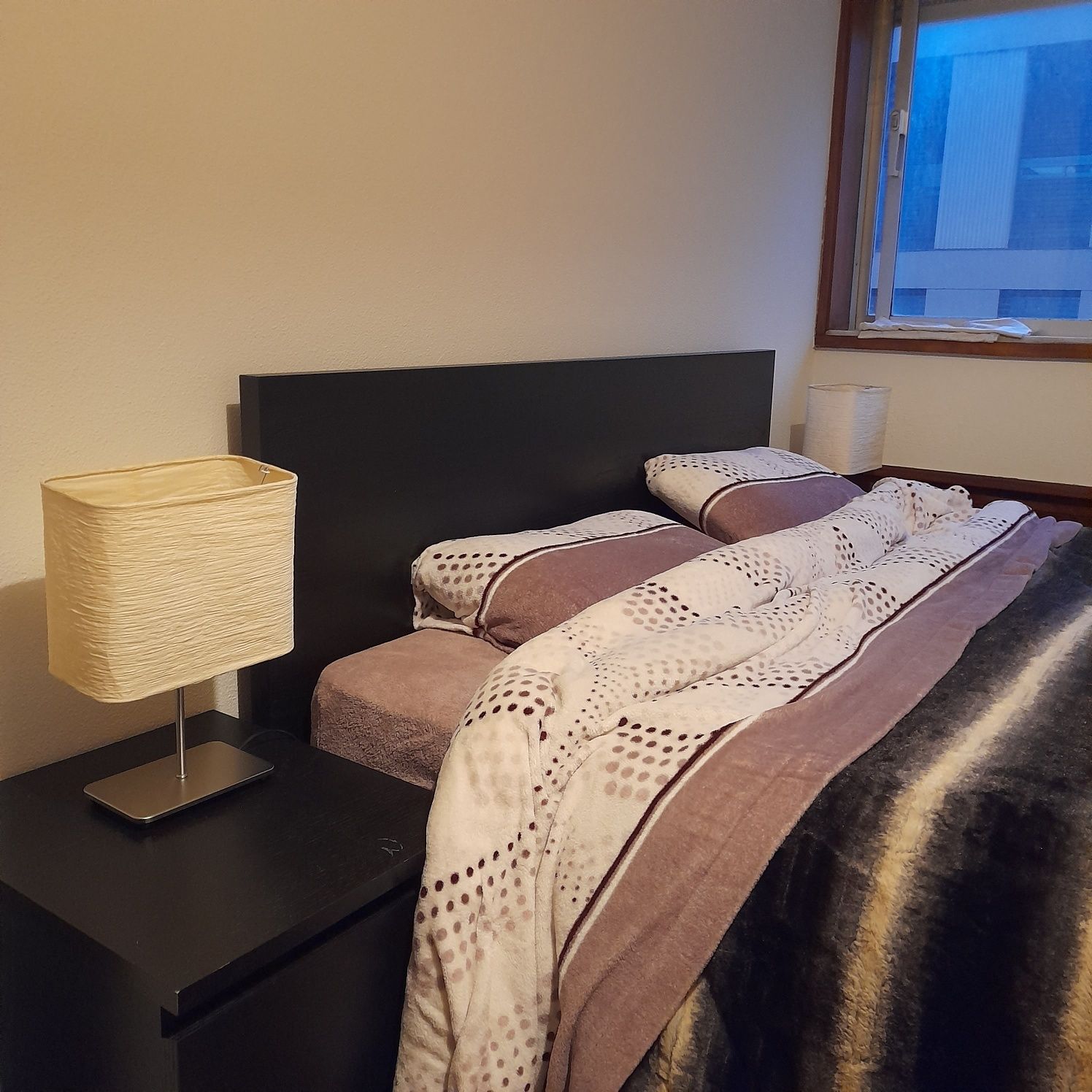 Mobília de quarto cama e mesas de cabeceira