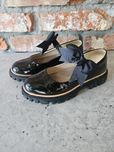 Eleganckie lakierki na platformie clibee 33