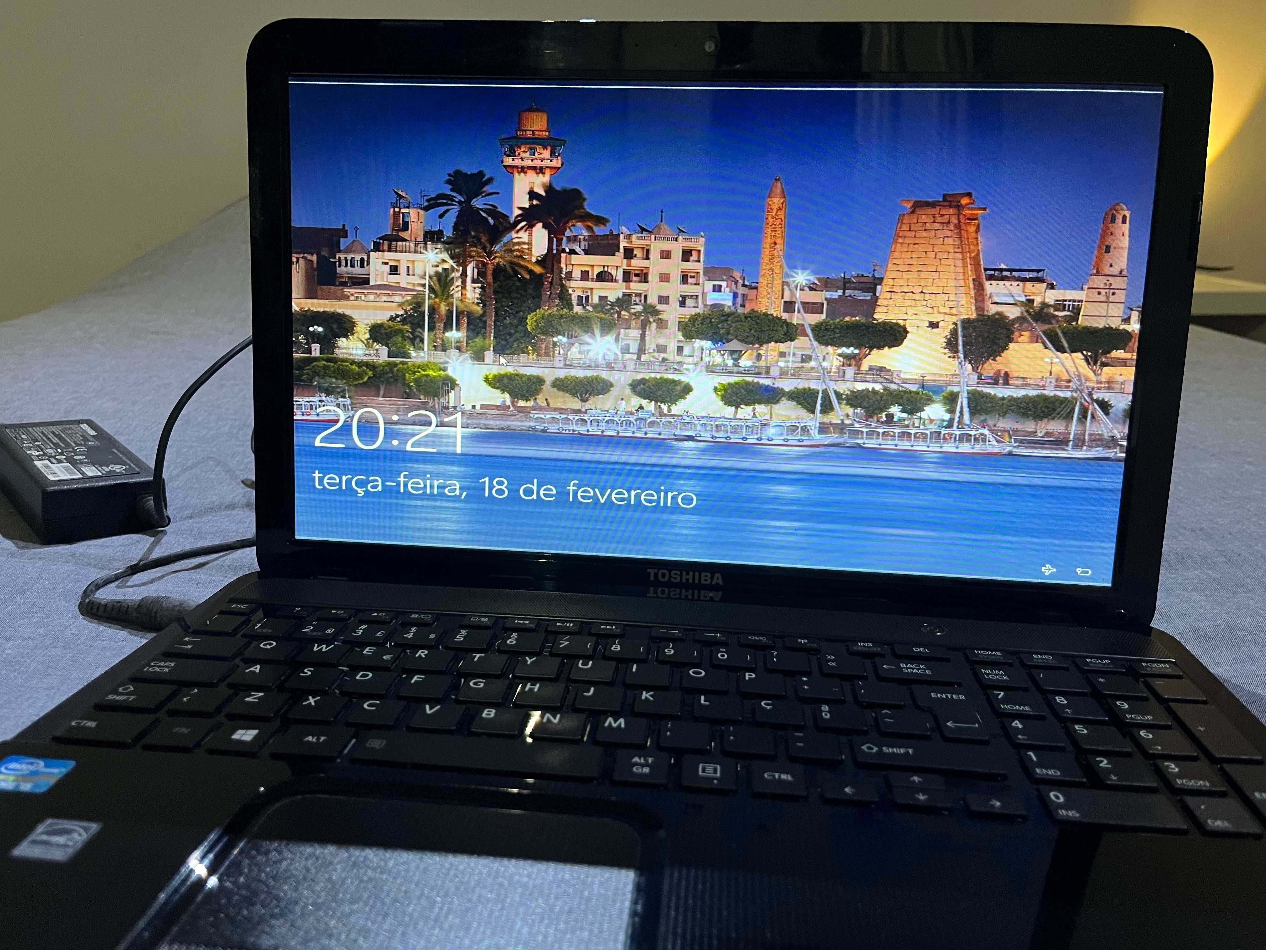 Laptop Toshiba Satellite L850-1HT