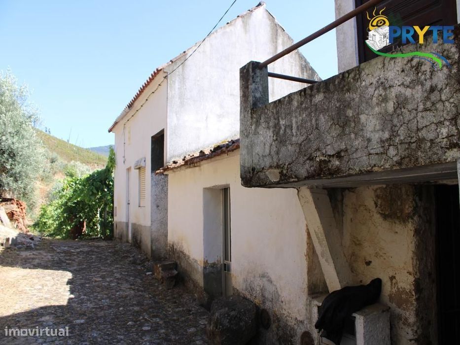 Imóvel rústico situado em Álvaro - Oleiros, para reconstruir