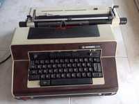 Máquina de escrever antiga Hermes 705