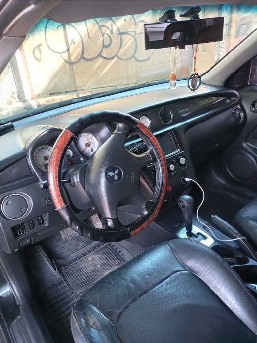 продам мицубиси аутландер