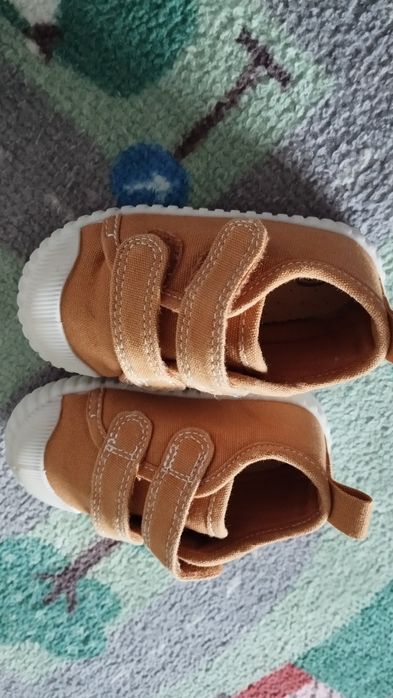 Buciki dziecięce trampki na rzepy rozm 20