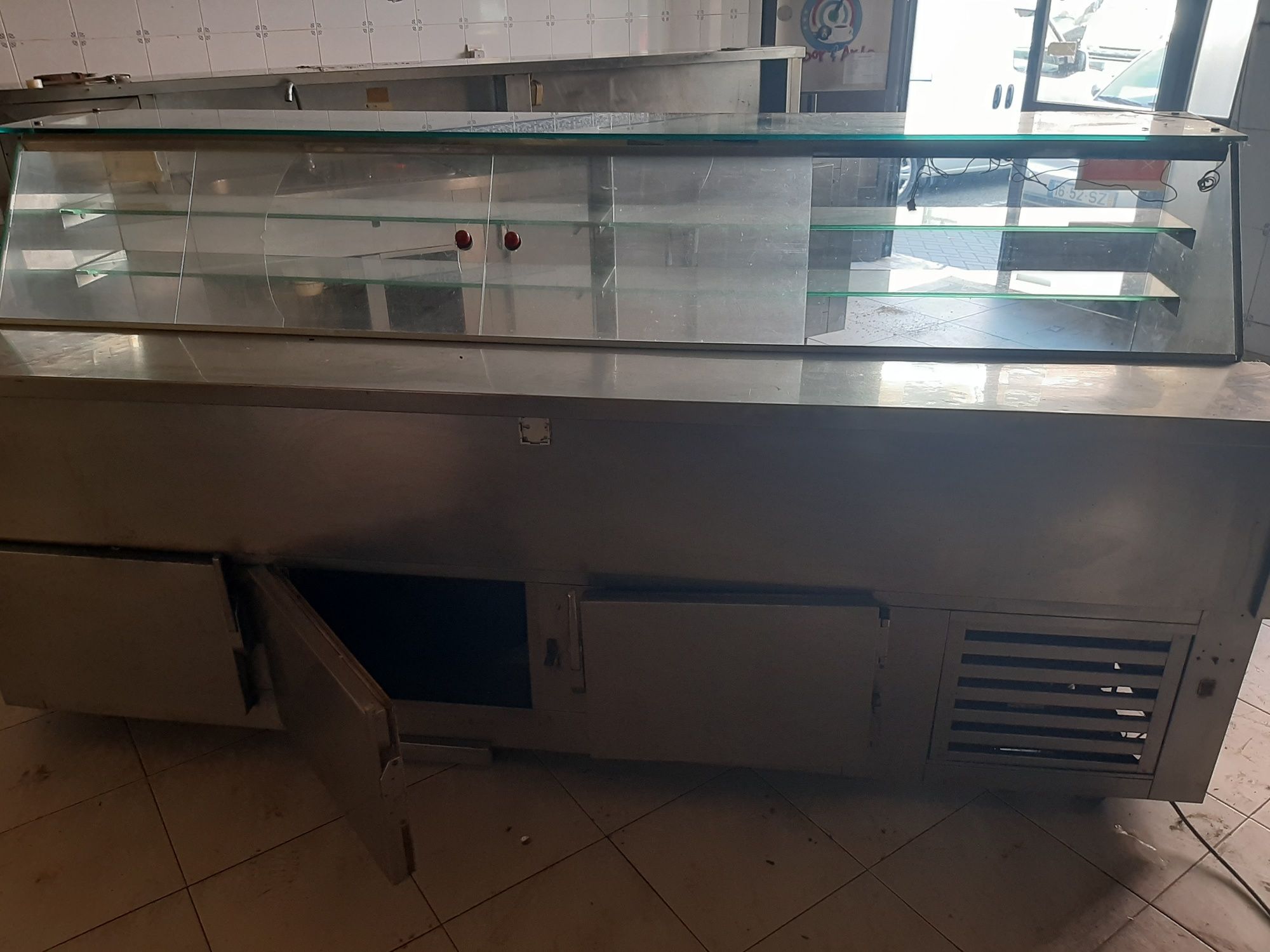 vitrine expositora refrigerada para restauracao
