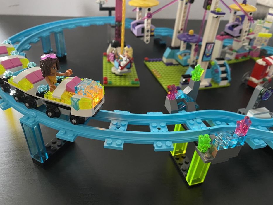 Lego Friends 41130– Kolejka gorska w parku rozrywki