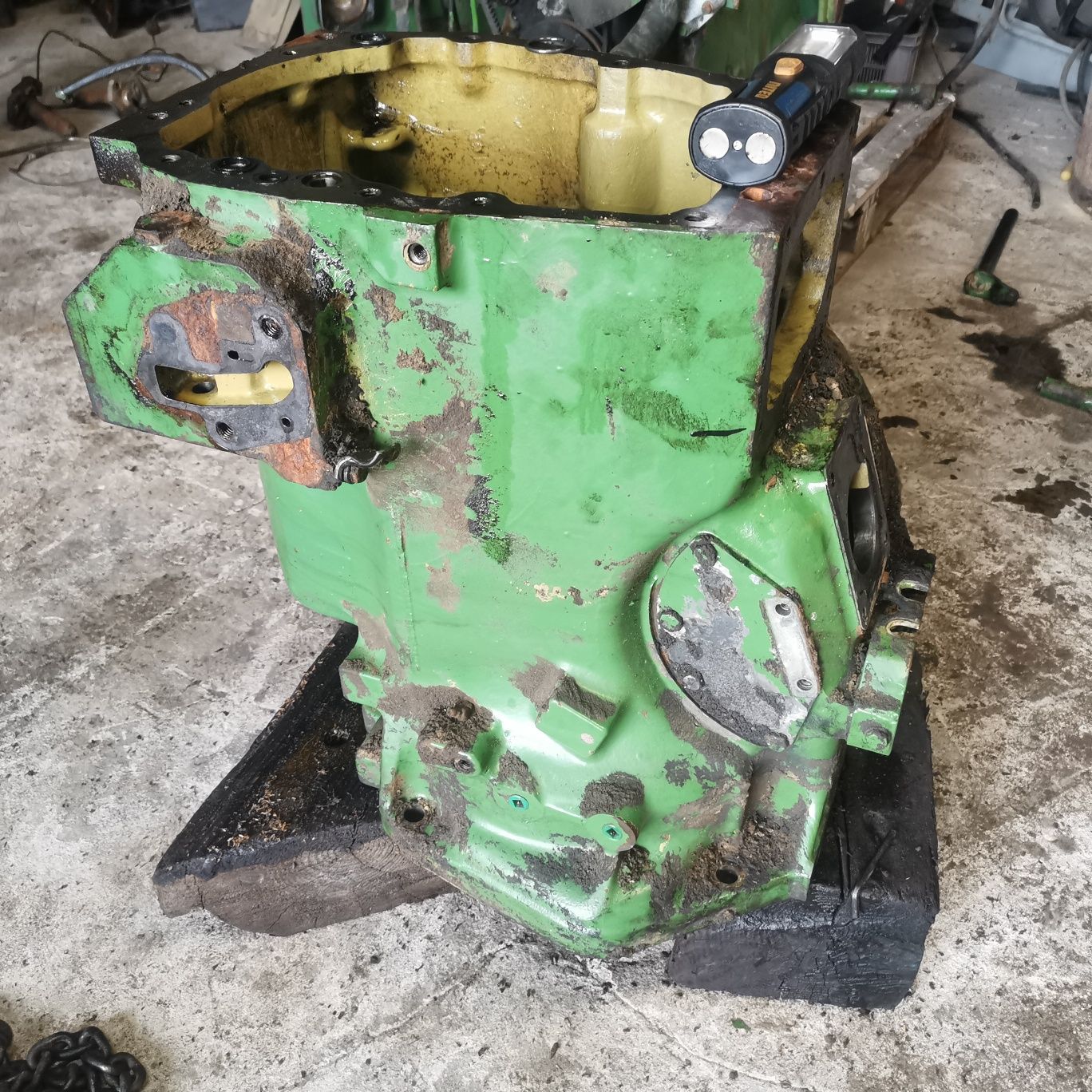 Obudowa mostu skrzyni biegów John deere 2040, 2140, 1640