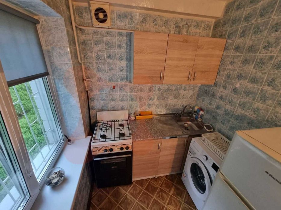 Продам 1 кімнтнатну квартиру вул Сальського 25 метро Дорогожичі Сирець