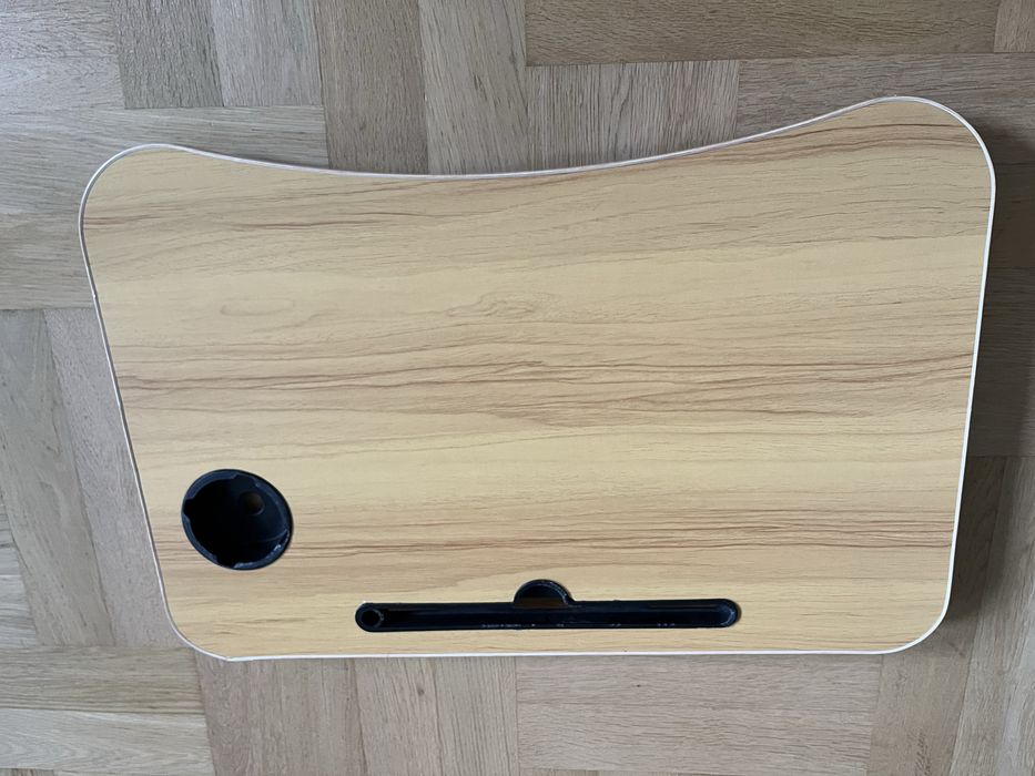 Skladana podstawka pod komputer