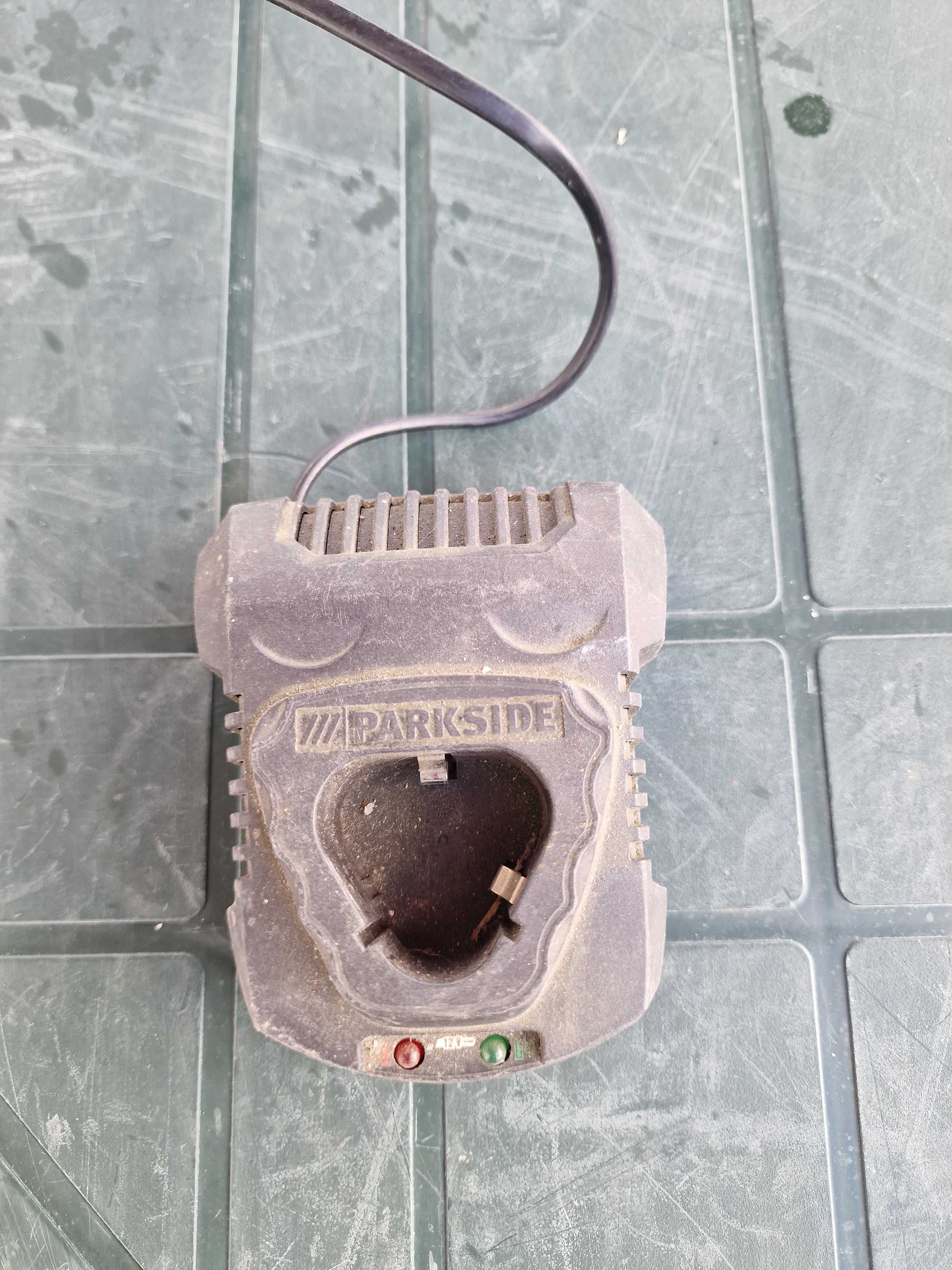 Carregador Parkside 12V 2.4A