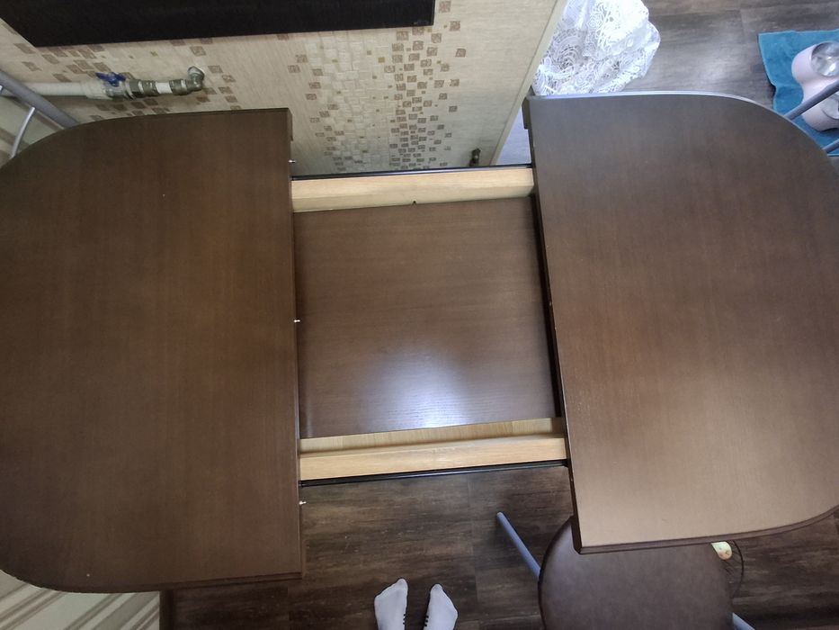 Продам кухонний стіл овальный