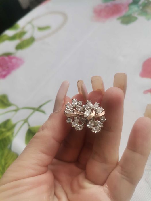 Продам серьги новые