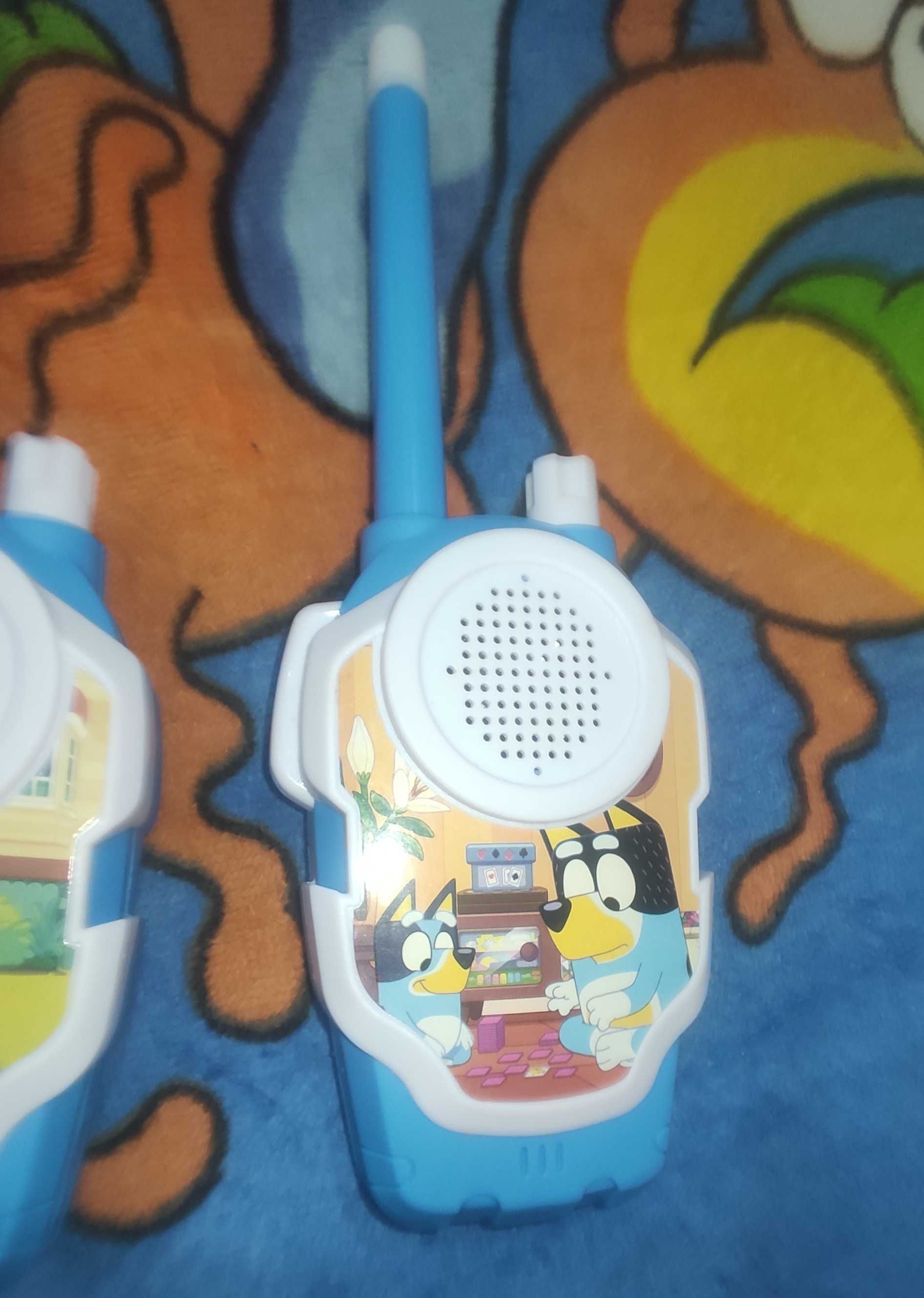 walkie talkies bluey