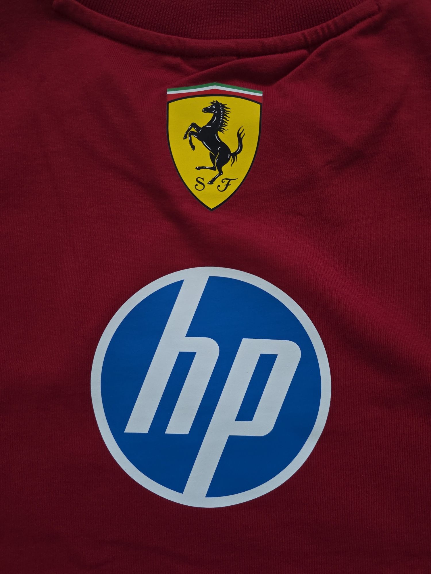 Scuderia Ferrari, oversize 2025, Puma, koszulka F1, Formuła 1, Leclerc