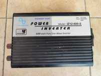 Przetwornica MW Power IZ12-600-S 12VDC na 230VAC o mocy 600W!