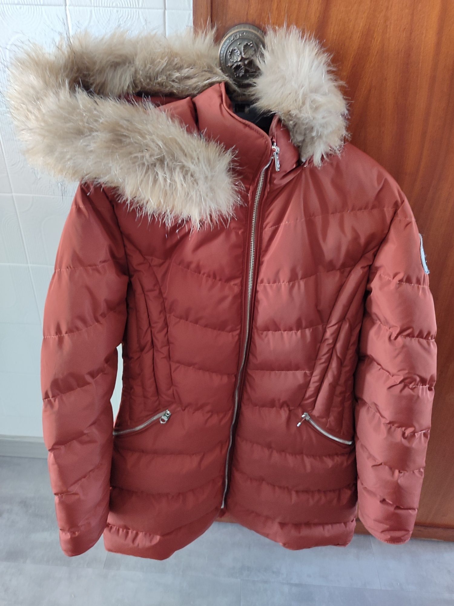 Kispo com capuz bordeaux