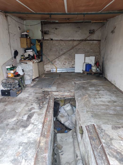 Продам Гараж в районі Електромережи по Сабарівському шосе