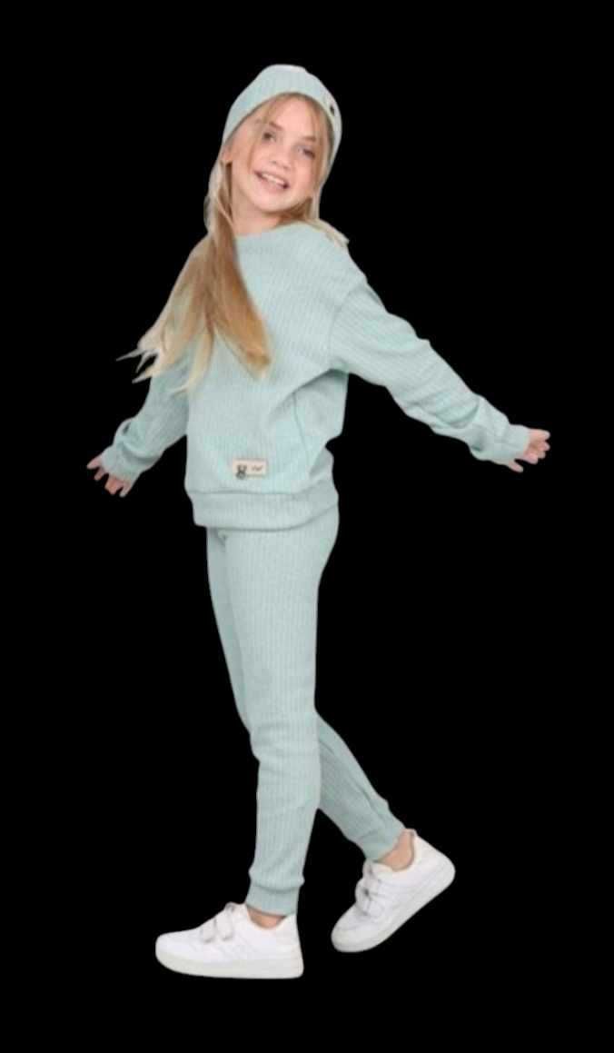 Nowy dres dziewczęcy 98 cm