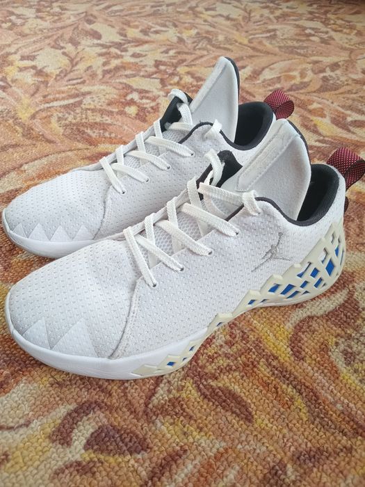 Оригінальні кросівки Jordan