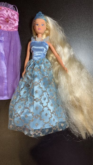 Барбі з гардеробом