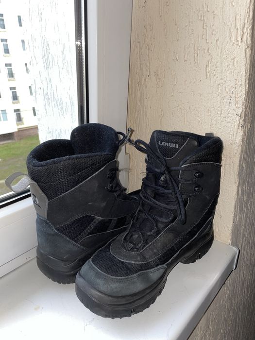 Lowa чоботи 37