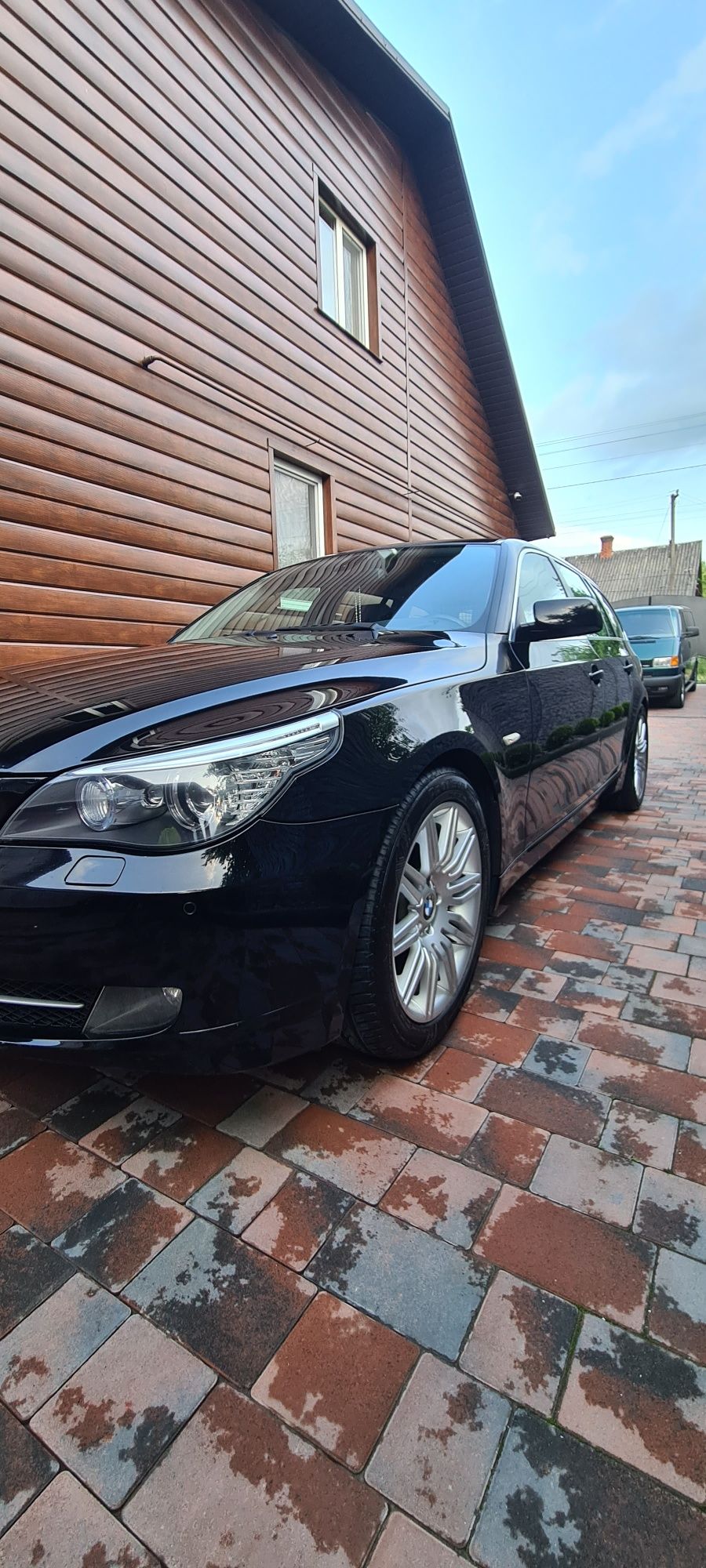 Продам BMW E 61 пригнану з Німеччини в ідеальному стані , обслужену