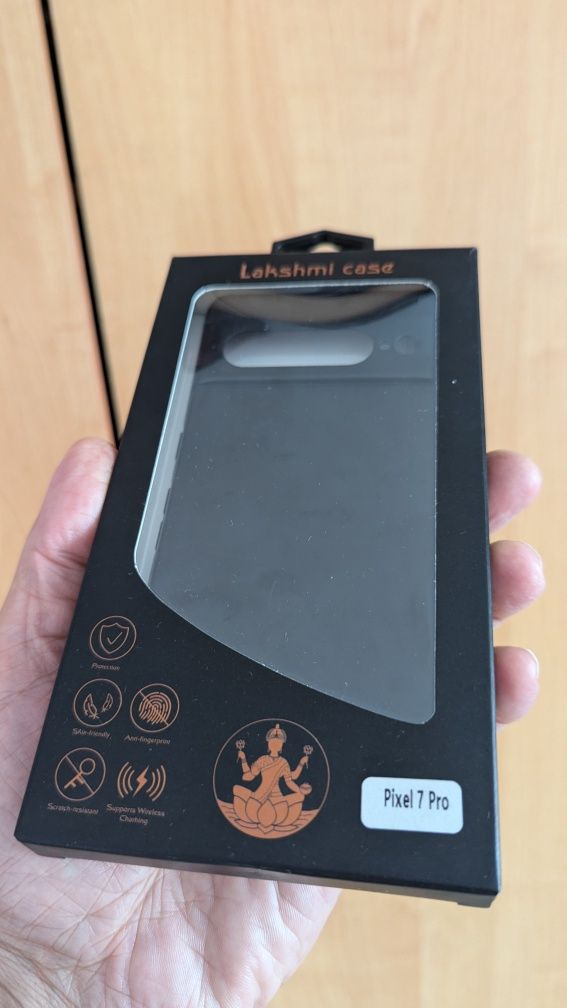 Чохли: Redmi 8pro, Pixel 7pro.
