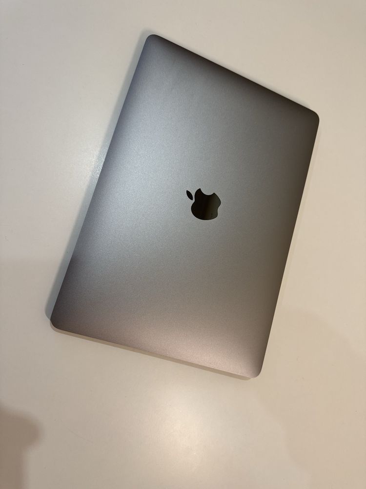 як Новий MacBook Air 13-inch 13.3 Space Gray /1.6 GHz/8GB/256GB/DEU