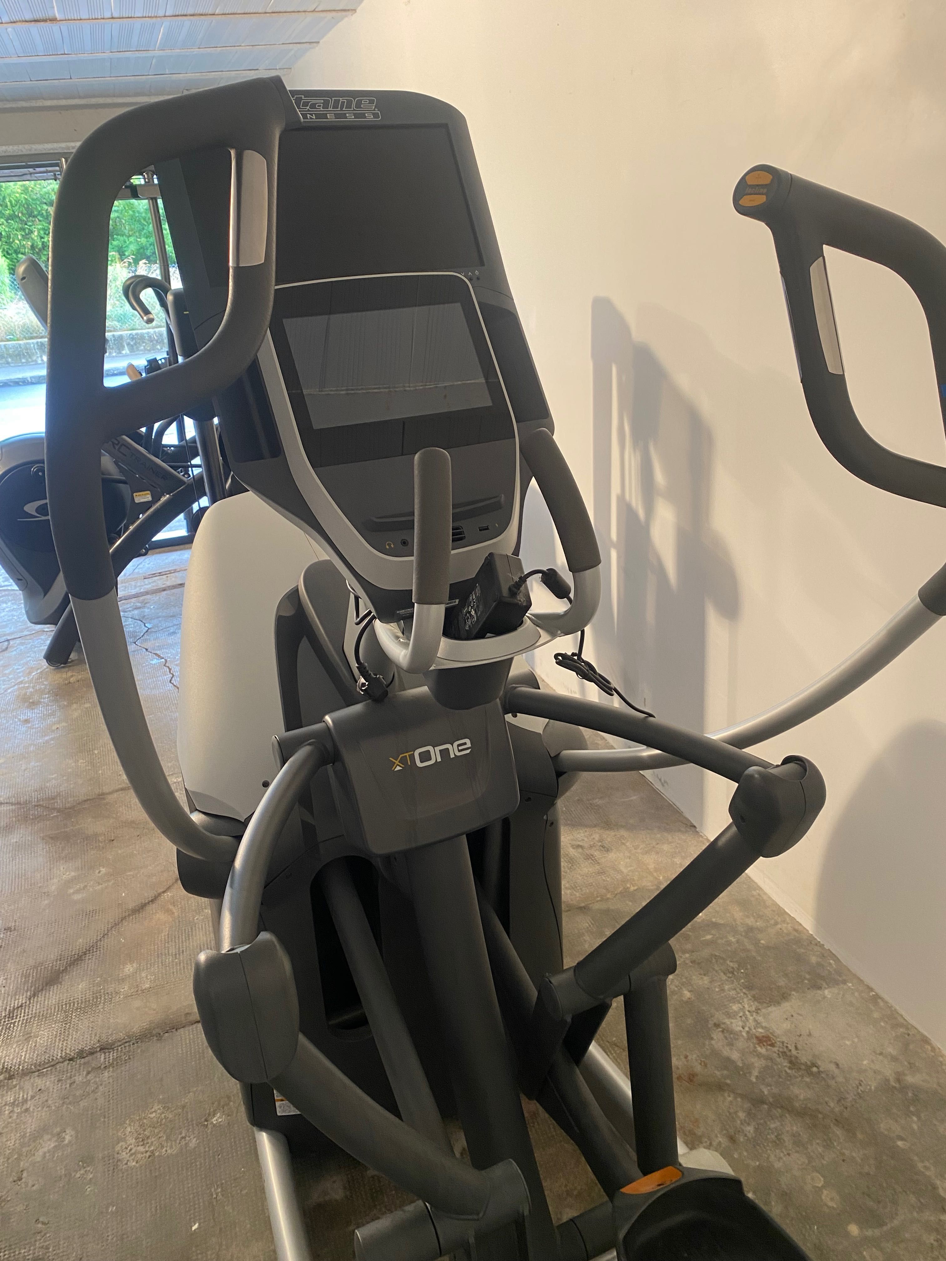 Máquina de ginásio para fazer cardio OCTANE