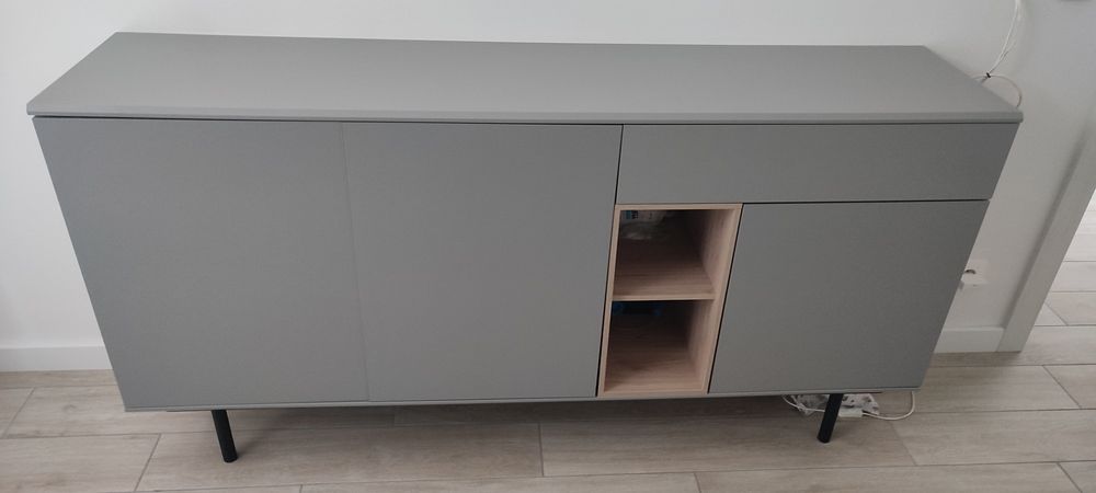 Duża komoda kolor szary / aluminium. Stan idealny, polecam.