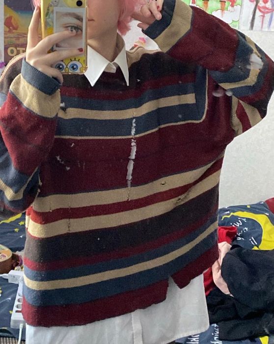 Кастомний светр з дірками