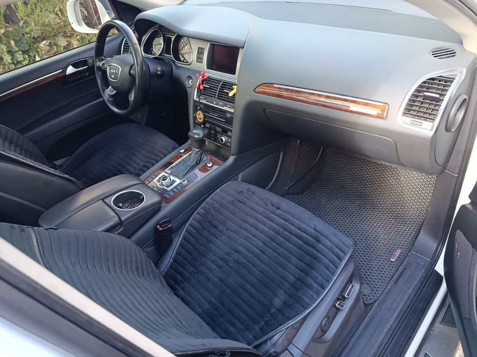 Продам Audi Q7 в отличном состоянии
