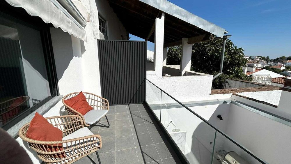 Moradia T2 com 3 Casas de Banho em Arraiolos/Sem Licença de Habitação