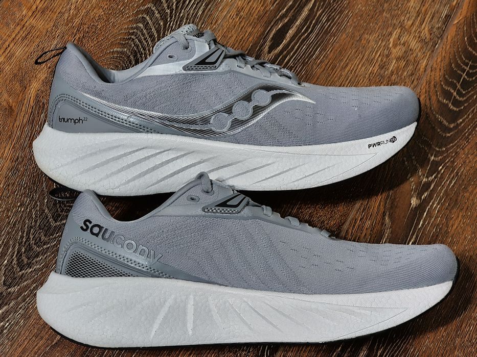 Оригінал 100% чоловічі кросівки saucony triumph 22  eur 46