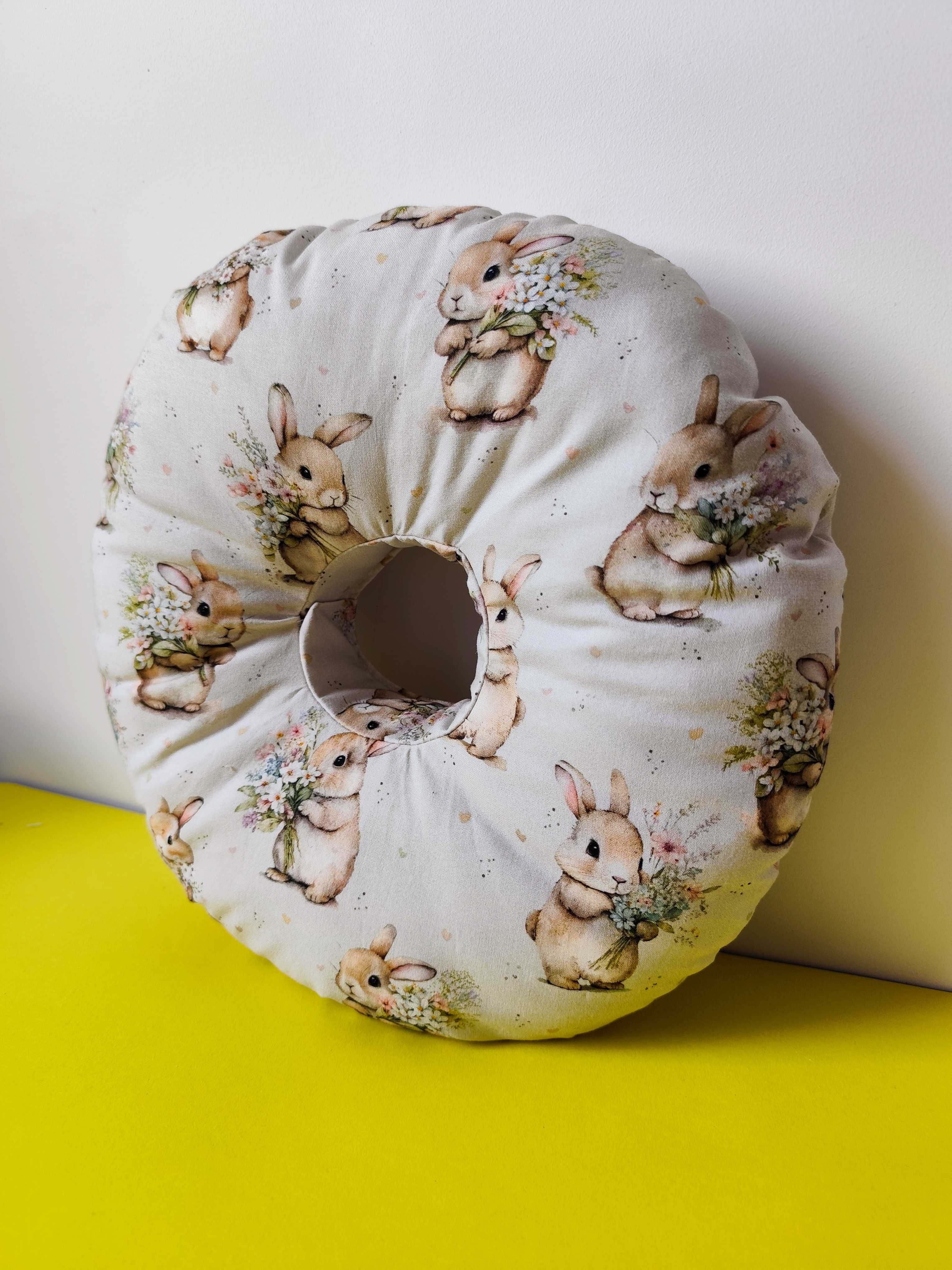Poduszka piercingowa do piercingu donut do spania Króliczki