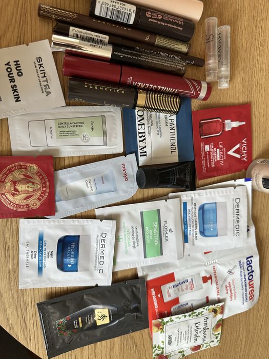 Zestaw kosmetykow makijazu Paese Rimmel Hean Eveline Essence Claresa