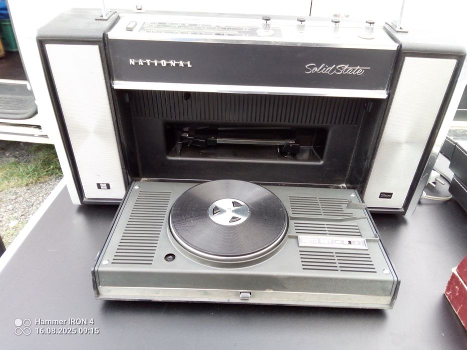 Radio odbiornik National Solid Stare z wbudowanym gramofonem