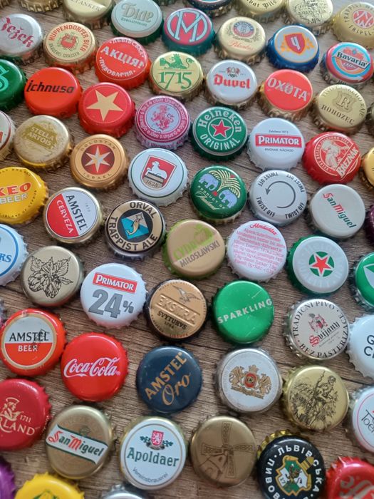 Kapsle z różnych krajów zestaw 100 sztuk każdy inny