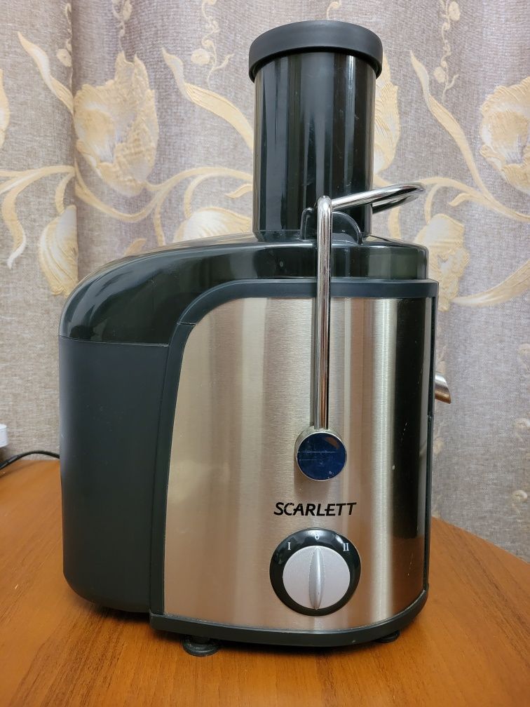 Соковижималка/соковичавлювач Scarlett sc-014