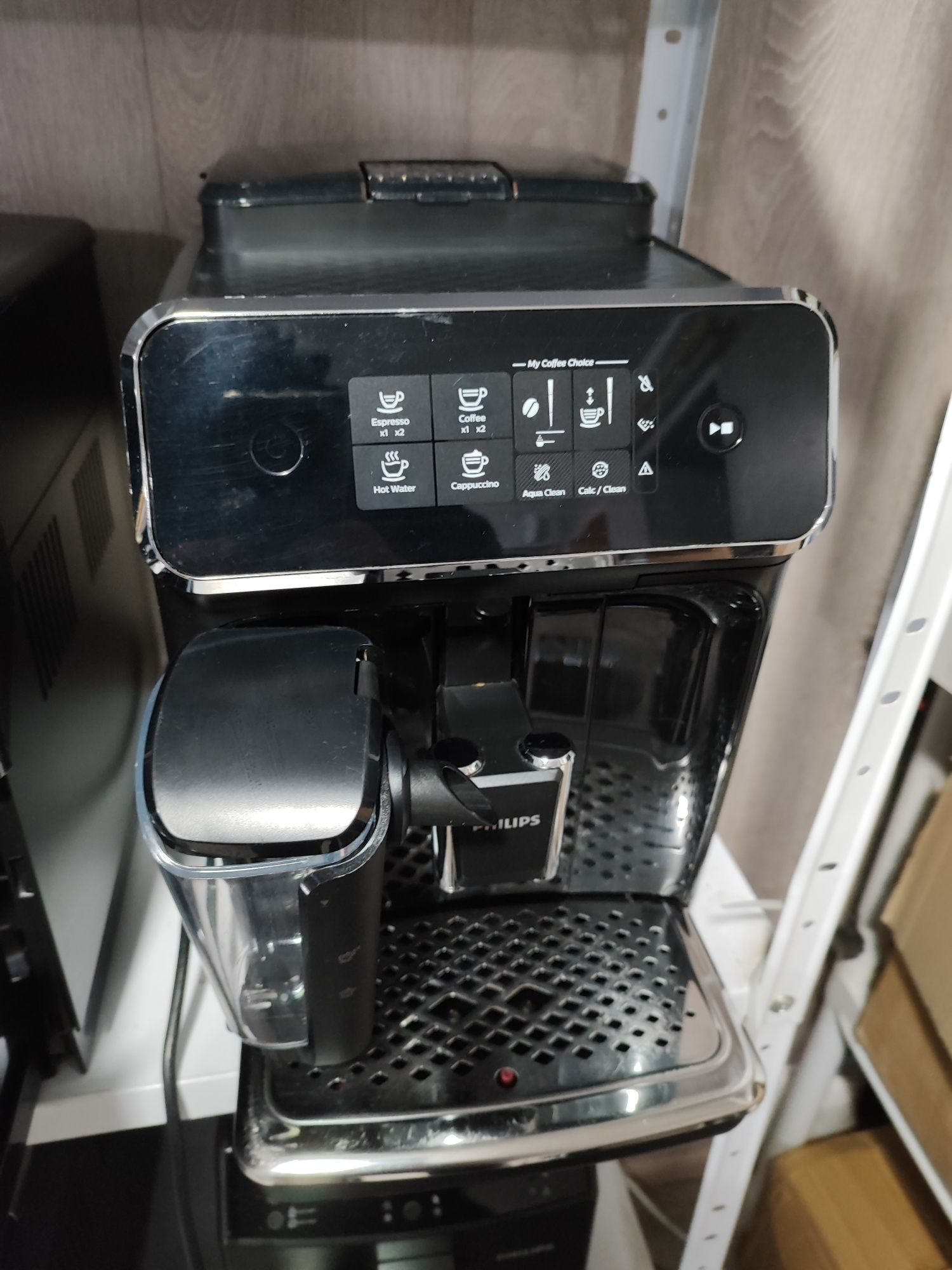 Кофемашина автомат Saeco Philips LatteGo EP2231 б.у