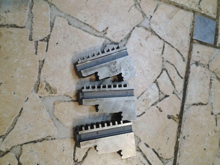 Szczęki do uchwytu tokarskiego 200 bison nowe lewe