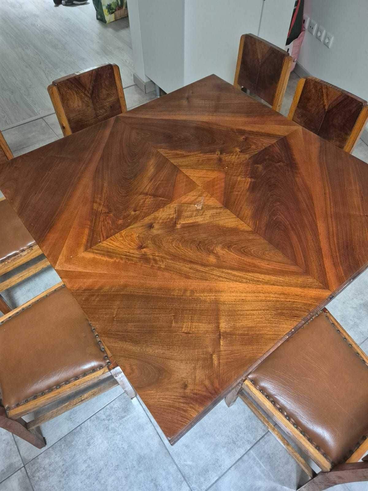 MESA DE JANTAR de até 6 lugares com 6 cadeiras