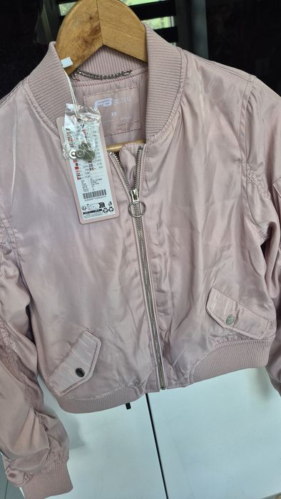 Kurtka bomberka xs nowa !