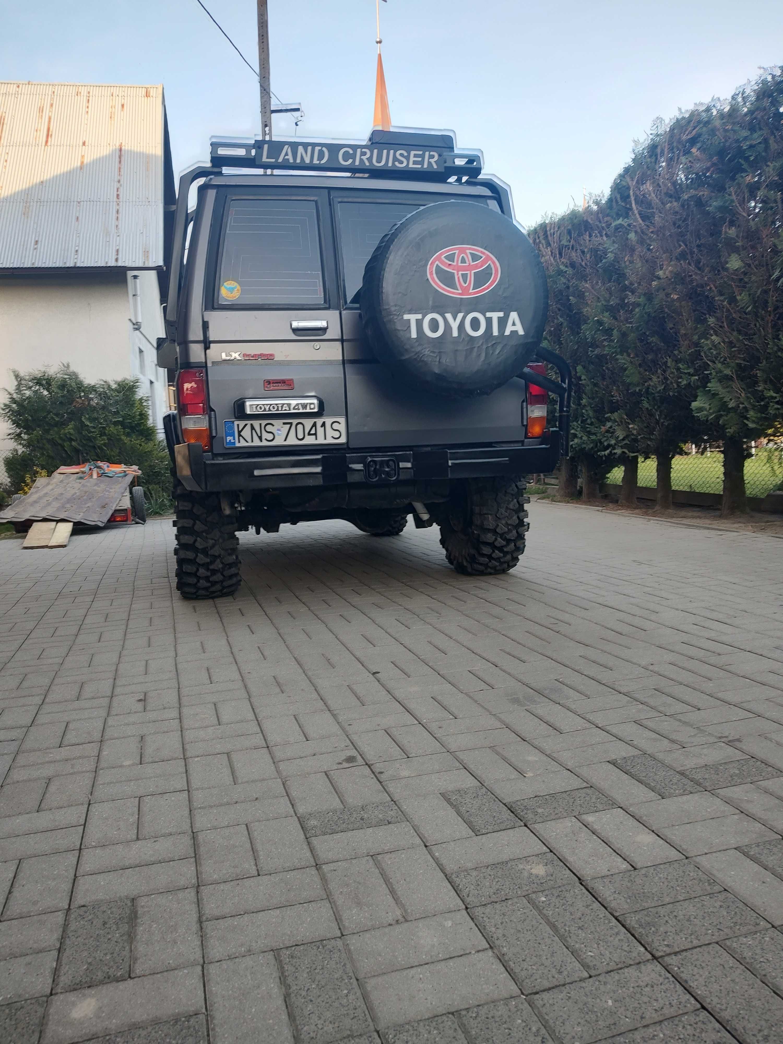 Toyta land cruiser