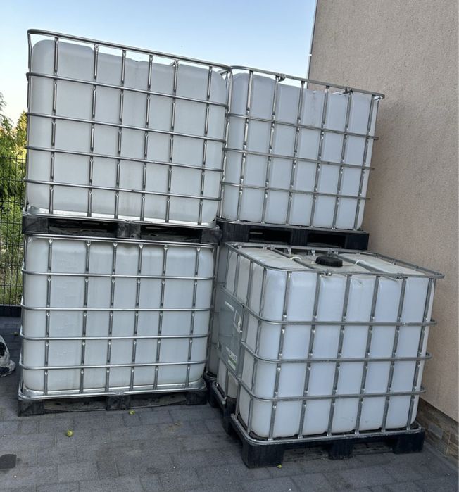 Zbiornik mauzer 1000L na plastikowej palecie. Po Oleju z Oliwek .