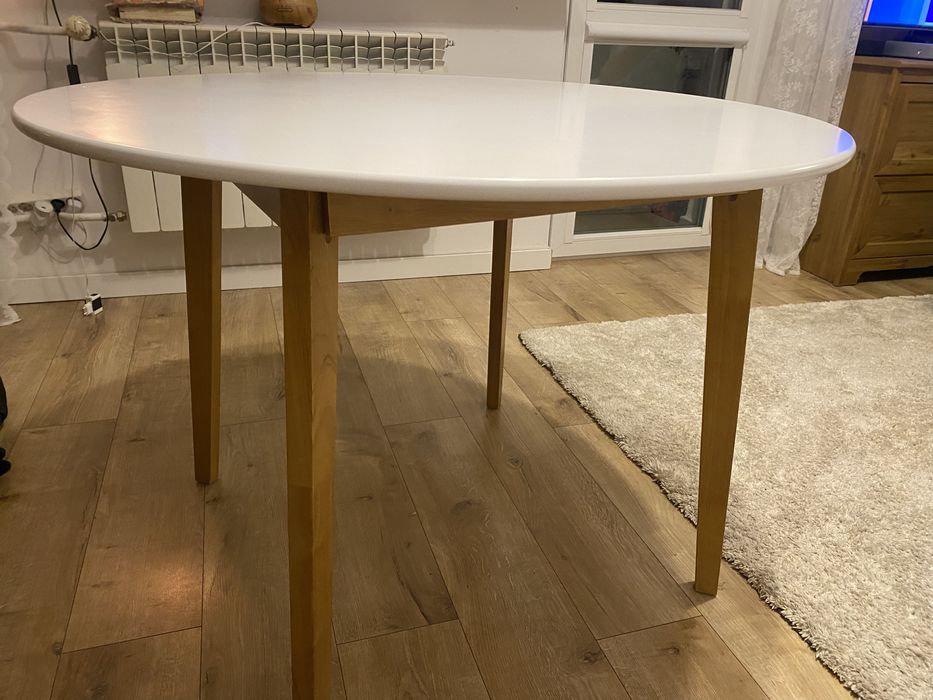 Stół biały JYSK tanio