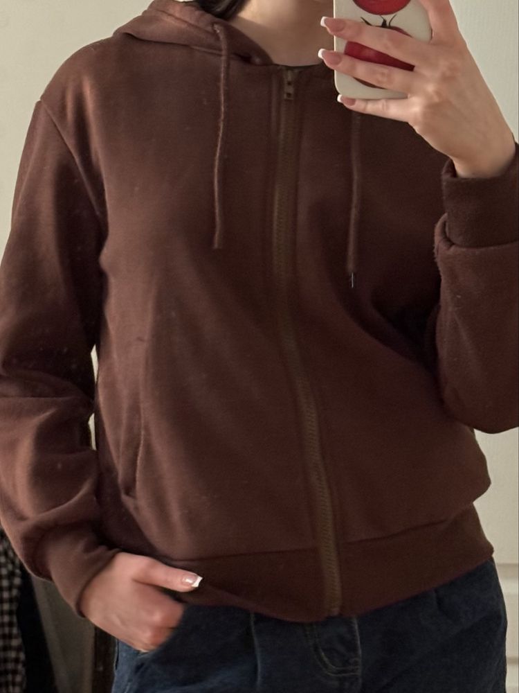 Brązowa bluza z kapturem na polarze xs klasyczna