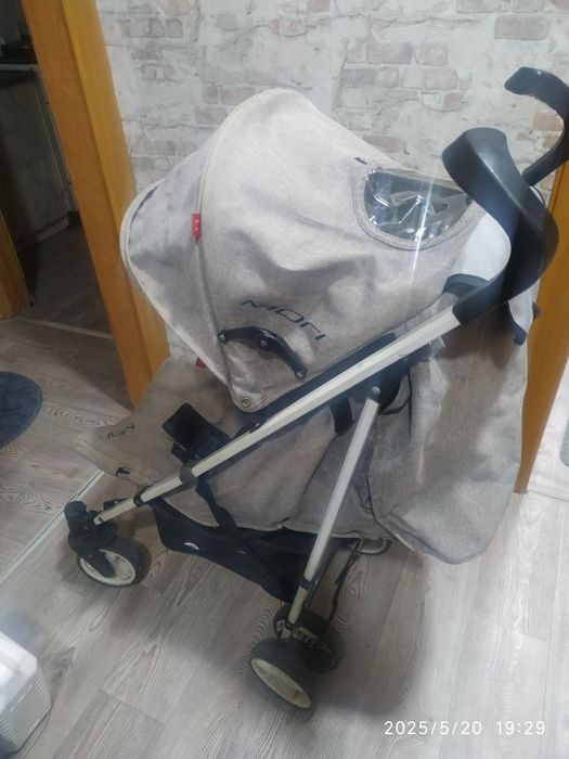 Коляска прогулянкова.