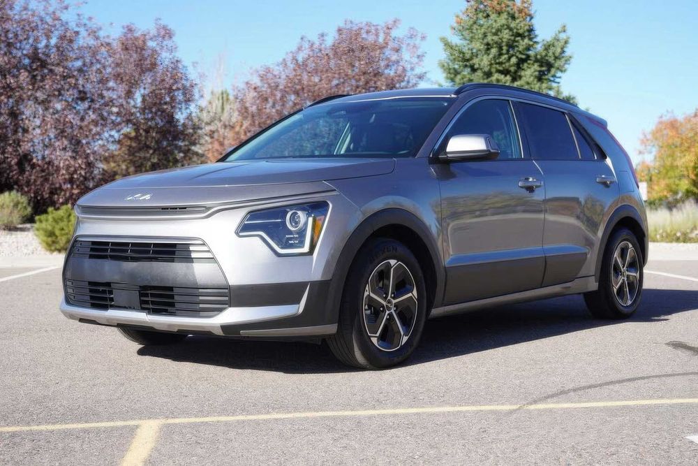 Kia Niro EX      2023